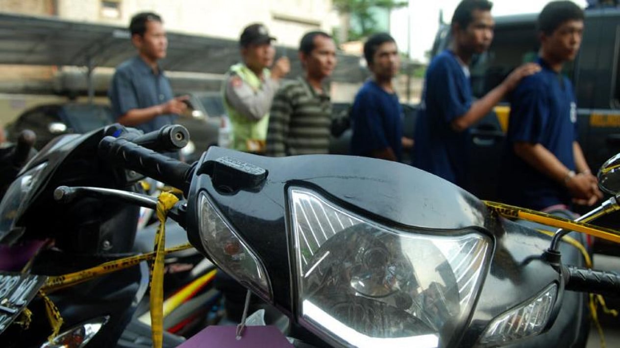 Motorcycle Theft at Bogor Nutrition Service Centre Causes Stir, Suspect Acts Casually Before Taking Vehicle