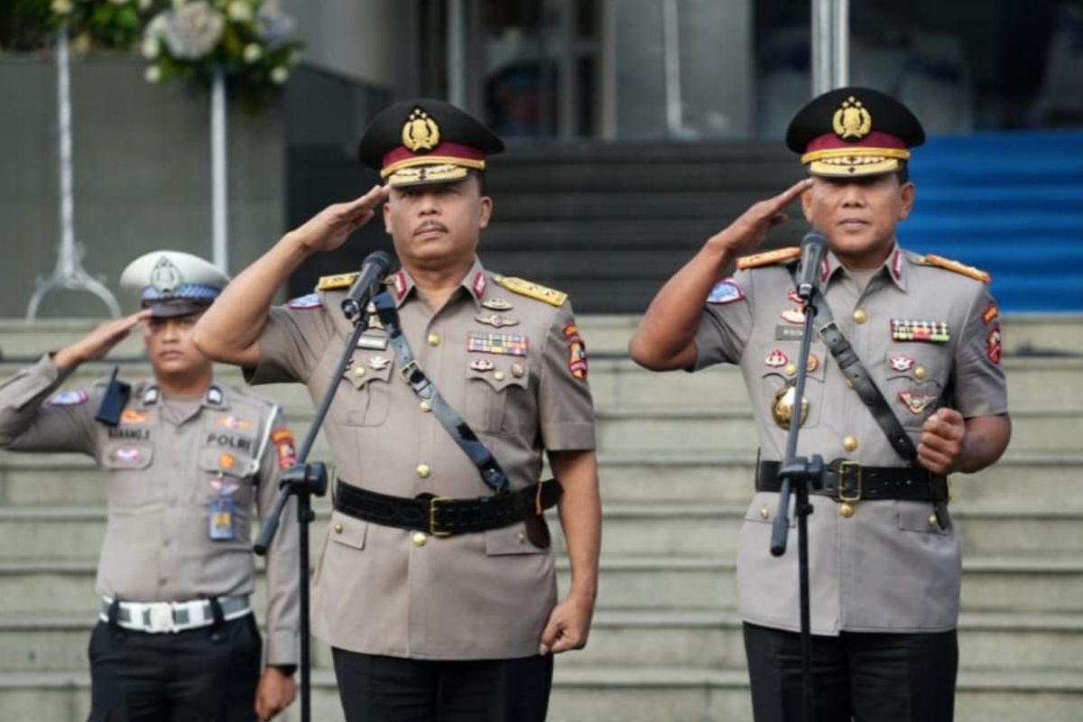 Chief of Traffic Corps Position Officially Handed Over from Irjen Agus to Irjen Wibowo