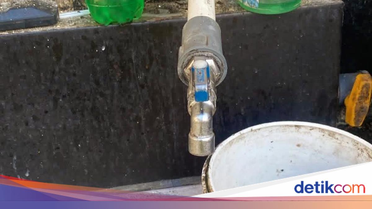 150 Families in Karangasem Face Water Crisis as PDAM Supply Stops for Three Days