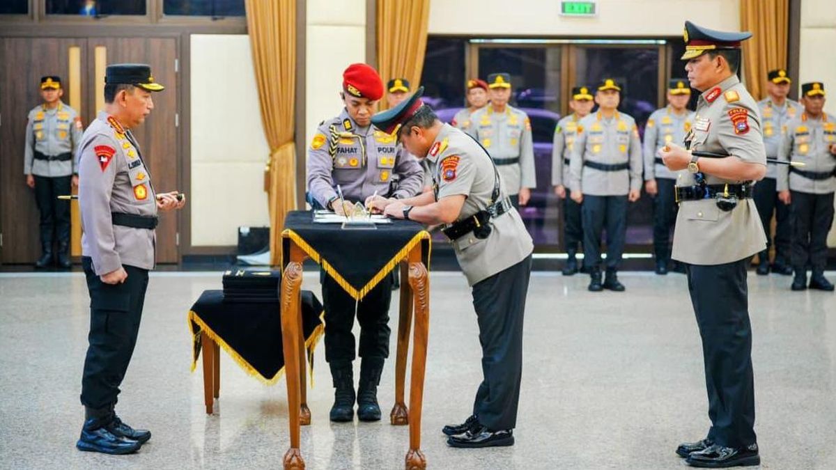 National Police Chief Inaugurates Six Regional Police Chiefs and Head of Traffic Corps