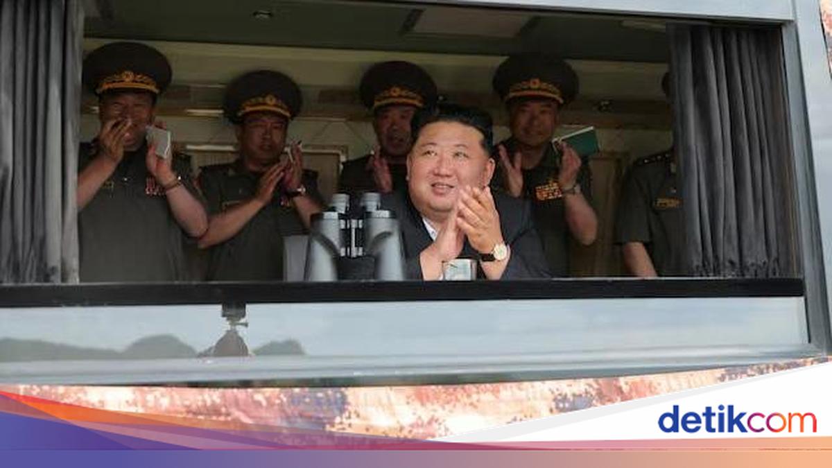 Kim Jong Un Oversees North Korean Missile Test, Calls for Increased Combat Strength