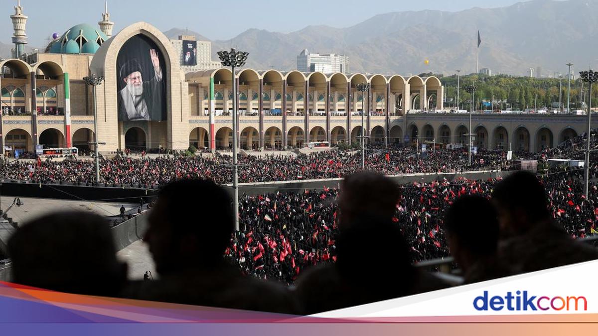 Without Mojtaba, 3 Sons of Ali Khamenei Attend Funeral Ceremony in Tehran