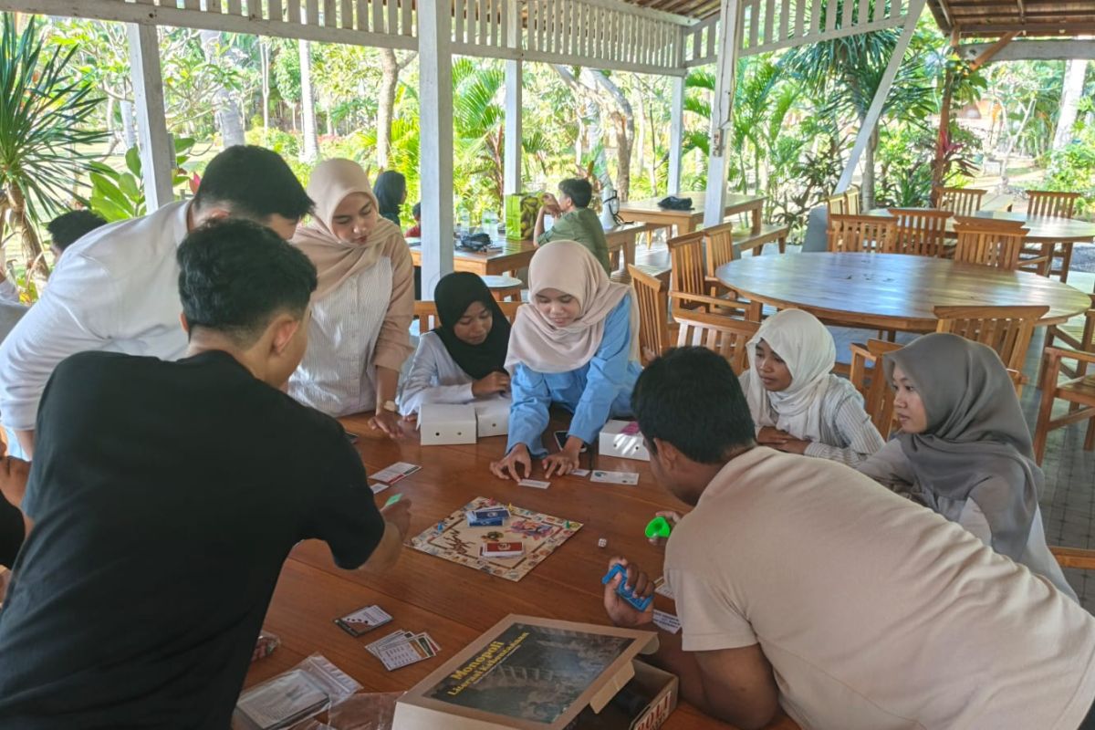Hasanuddin University Deploys Modified Monopoly to Teach Climate Disaster Literacy in South Sulawesi