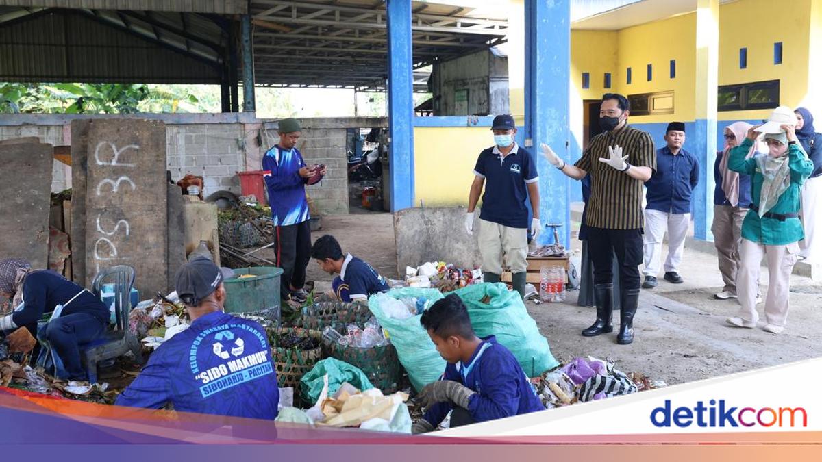 Ibas Visits Pacitan, Encourages Waste Management as a Collective Movement