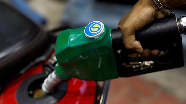 Indian Citizens Stage Mass Protests Against New Ethanol-Blended Fuel