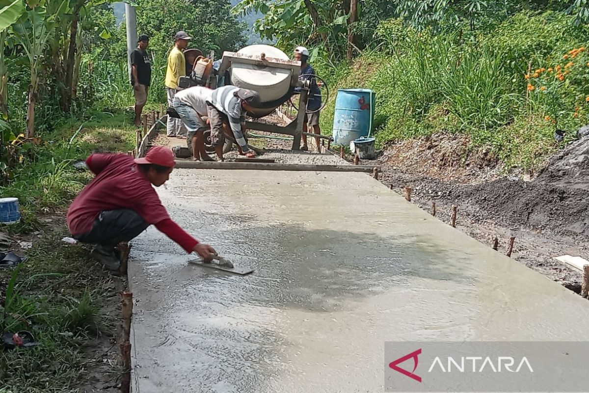 Special Autonomy Funds support 146.3 km of village road construction in Yogyakarta
