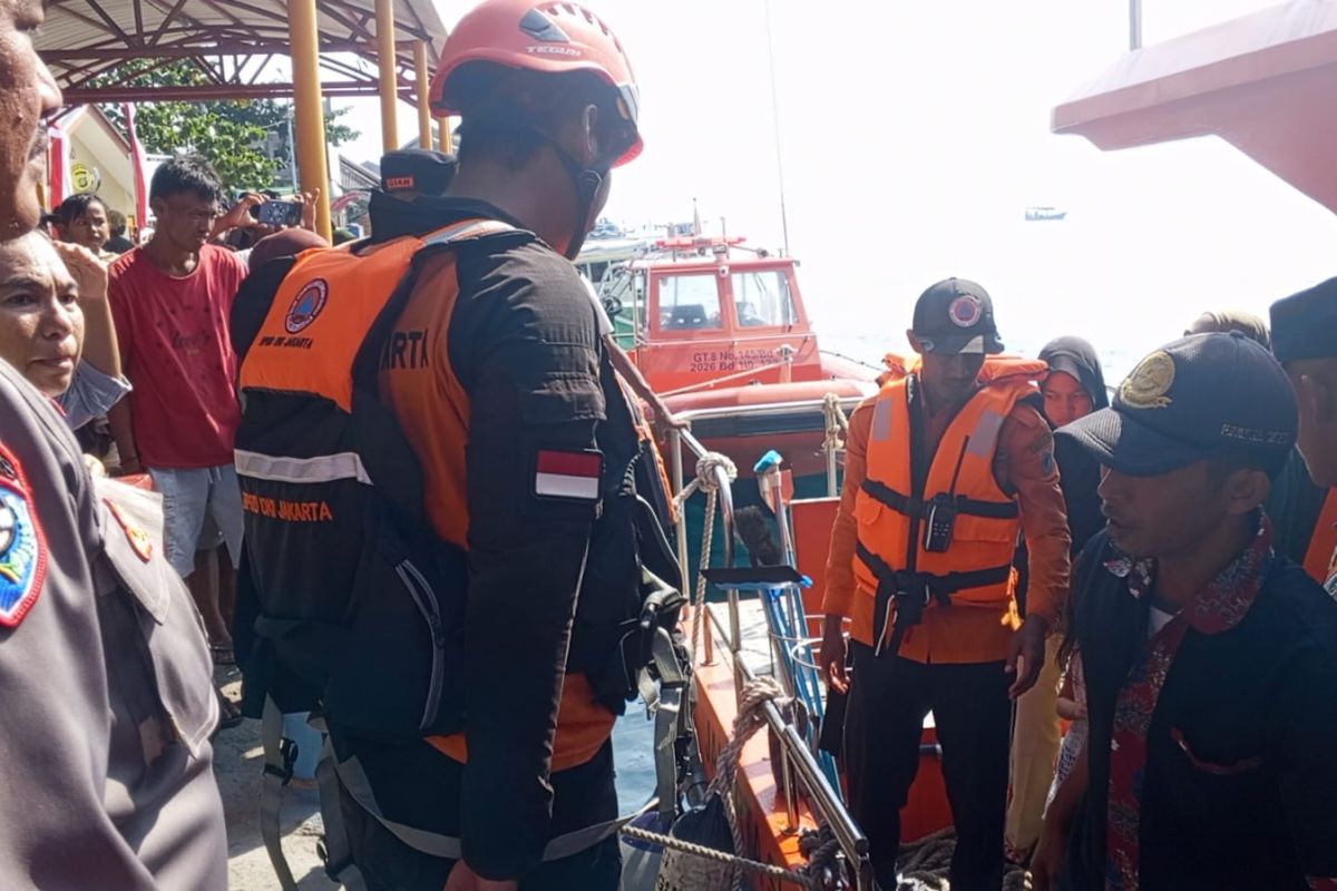 Joint team evacuates 150 passengers from stricken vessel off Pulau Pari