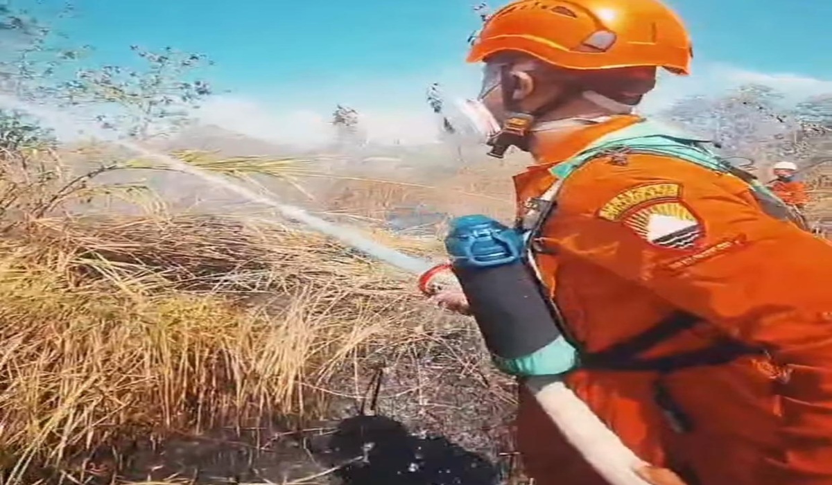 Land Fires Erupt in Sumedang Amid Dry Season