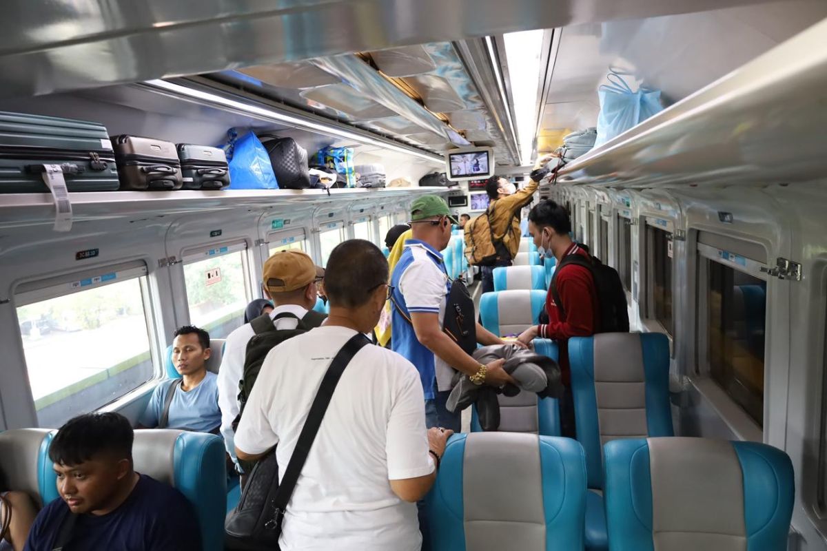 Train Passengers During School Holidays Exceed 1.1 Million