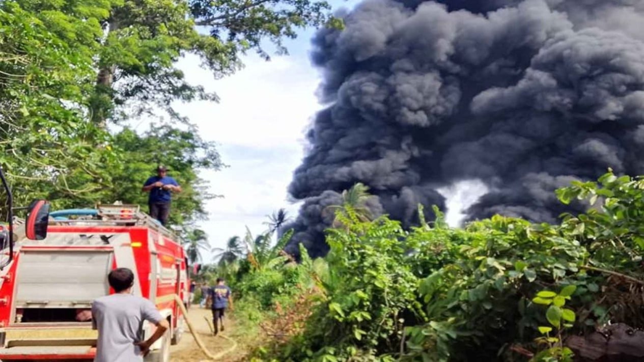 Traditional Oil Well Explodes in Aceh's Darul Ihsan
