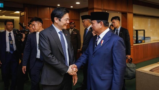 PM Lawrence Wong Arrives in Jakarta, Set to Meet Prabowo Today