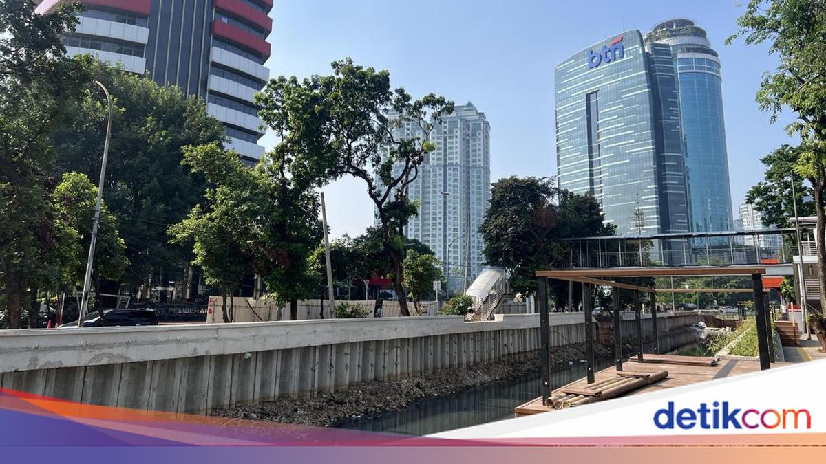 Residents Hopeful Over Jakarta's 'Love Lock' Bridge Plan