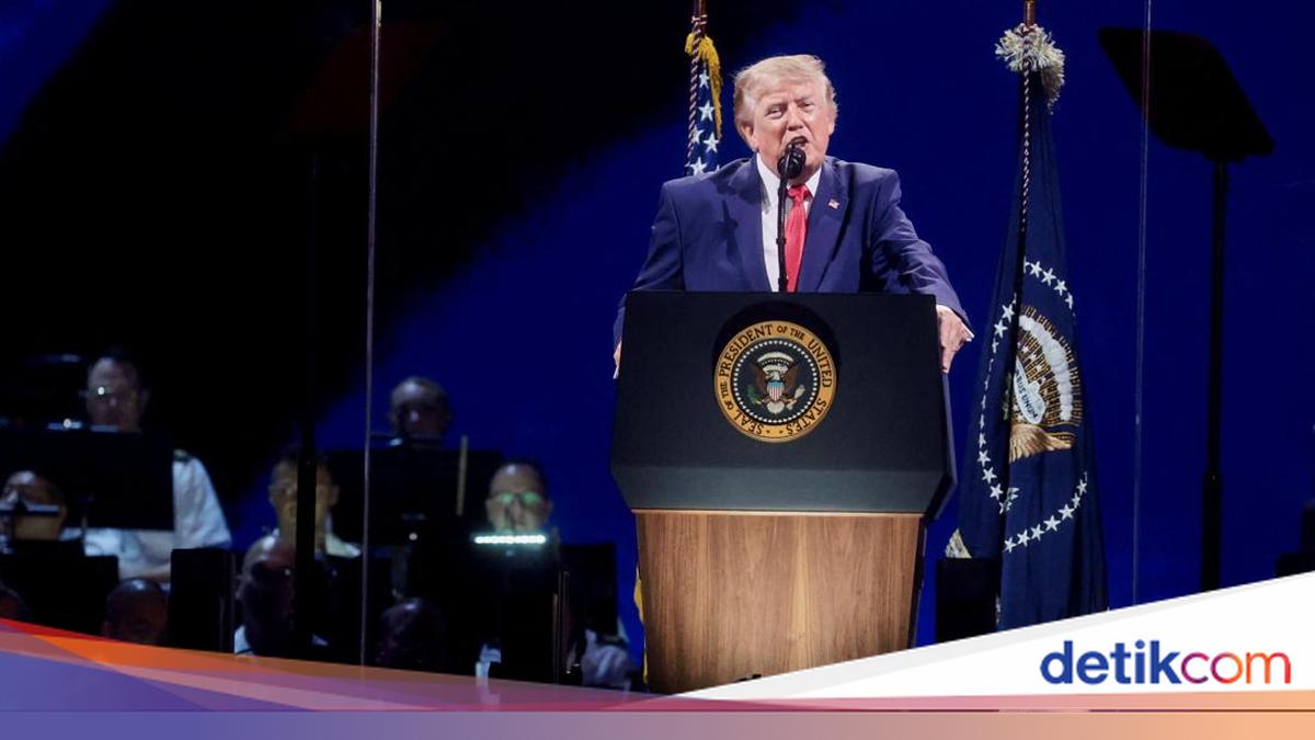 Trump Mocks Communism During US Independence Day Speech