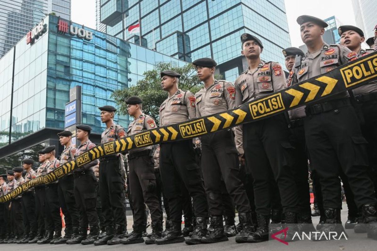 700 Personnel Deployed to Secure Demonstrations in Central Jakarta