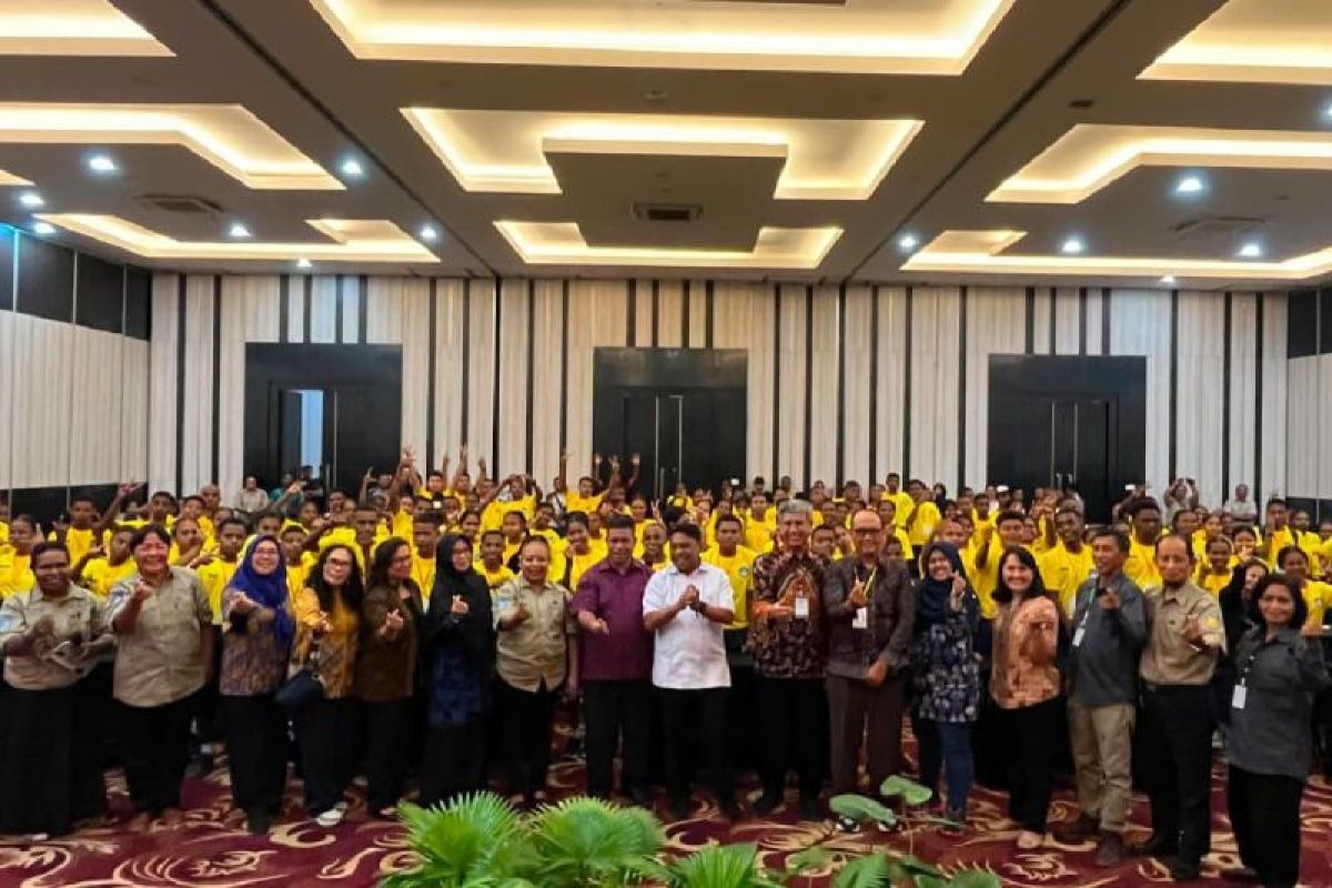Papua Sends 124 Students to Five Provinces Under ADEM Programme