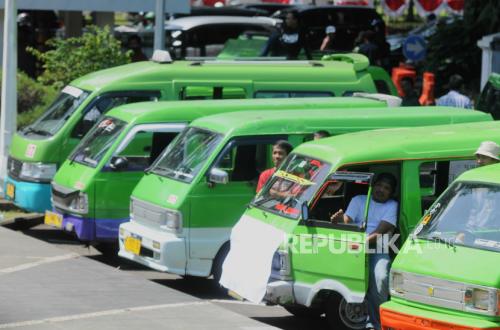 Bogor City Government Scraps Over 100 Old Public Minivans Exceeding 20 Years of Age