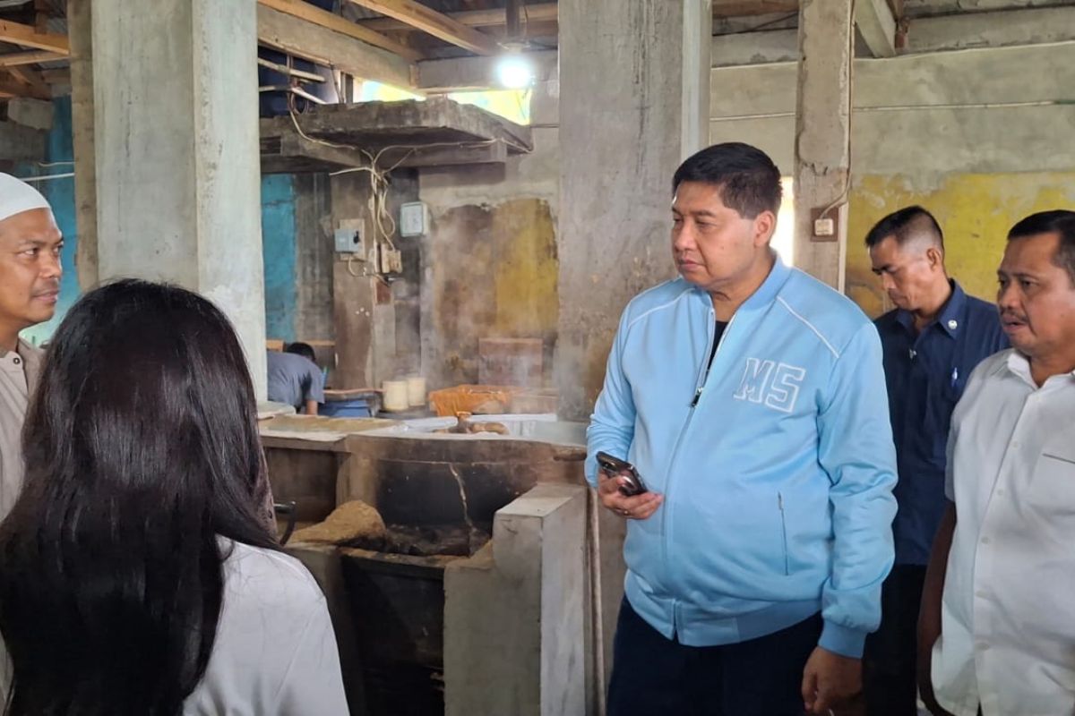 Minister Ensures Transparency in Sumedang Housing Aid Programme Through Open Tender Scheme