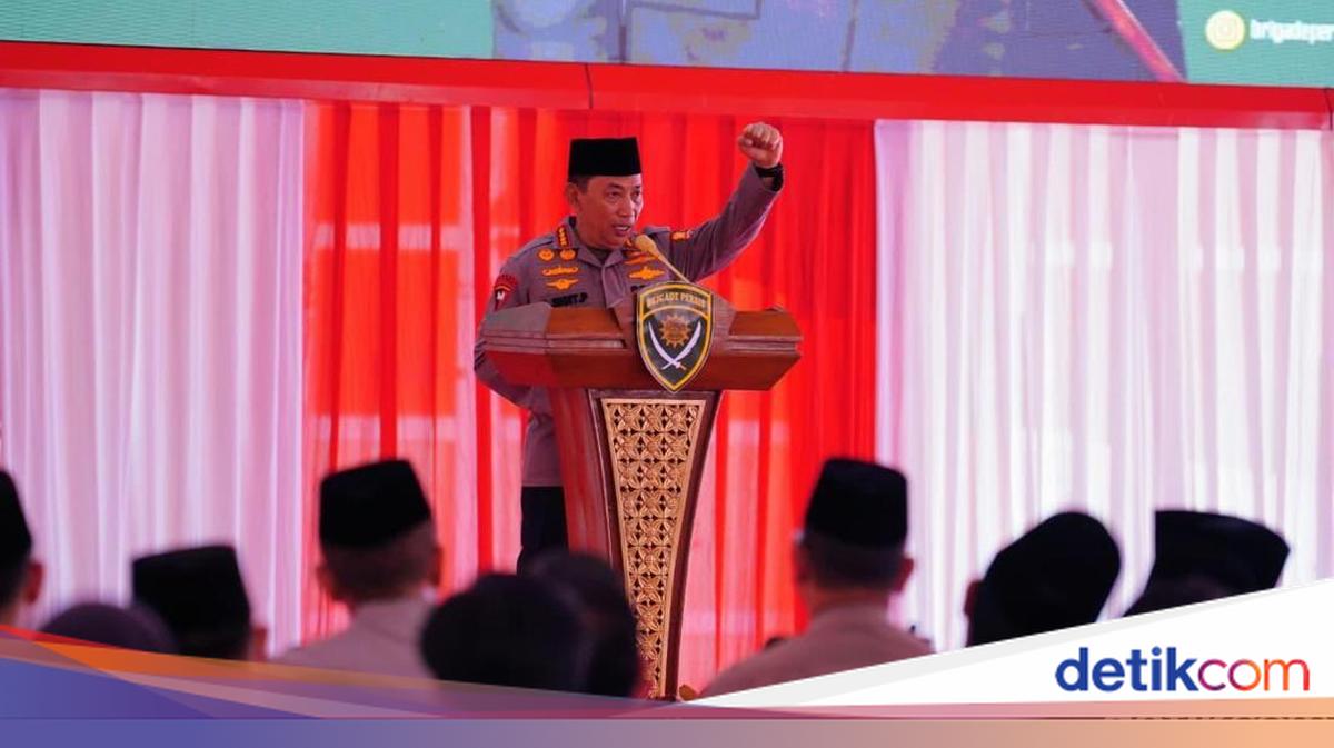 National Police Chief Attends Persis Brigade Basic Training Closing, Calls for Unity