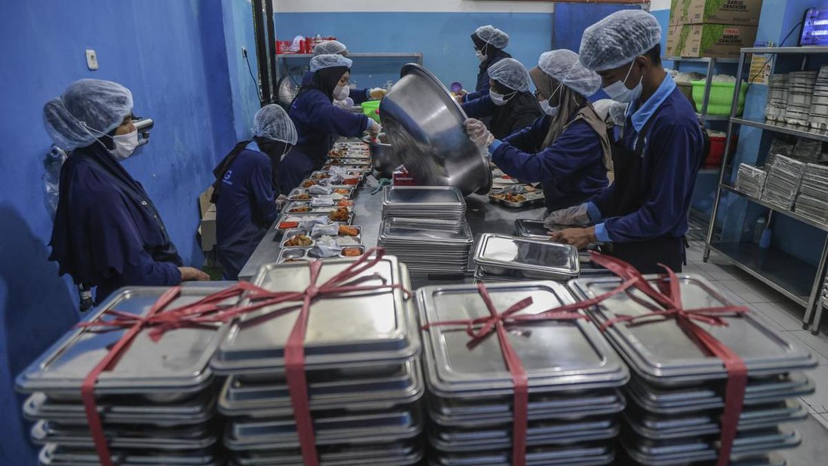 DPR: Free Nutritious Meal Programme Budget to Drop to IDR 174 Trillion Next Year