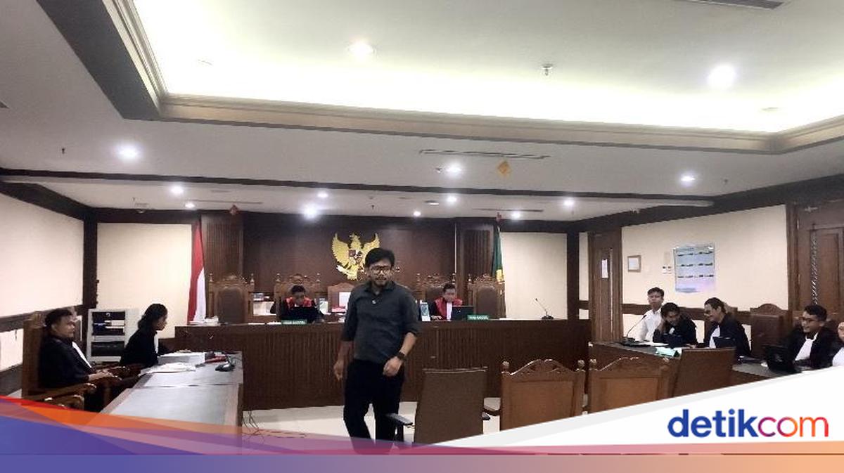 Ferry Irwandi Testifies as Mitigating Witness in Text Overlay Case Linked to Protest