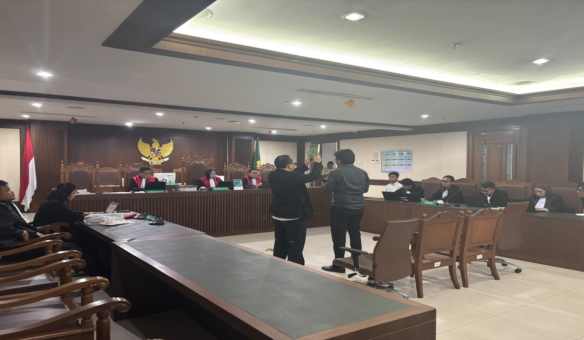 Ferry Irwandi Testifies in Khariq Anhar Trial, Explains Internet Meme Culture
