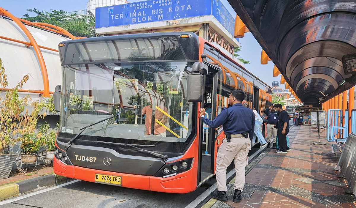 Trans-Jakarta Monthly Subscription Fare of Rp200,000 Considered a Solution