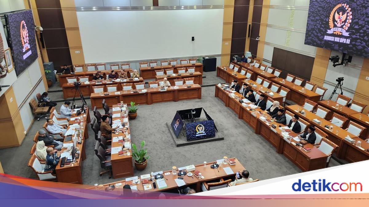 House Member Rebukes West Java KBIHU Official for Calling Elderly Hajj Pilgrims a 'Bother'