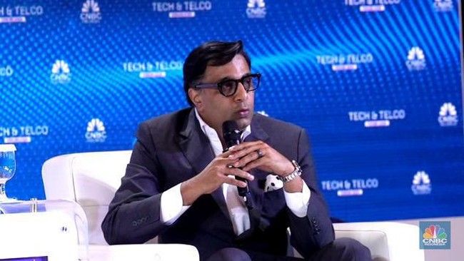 Indosat Retains CEO Vikram Sinha, Targets Doubling EBITDA