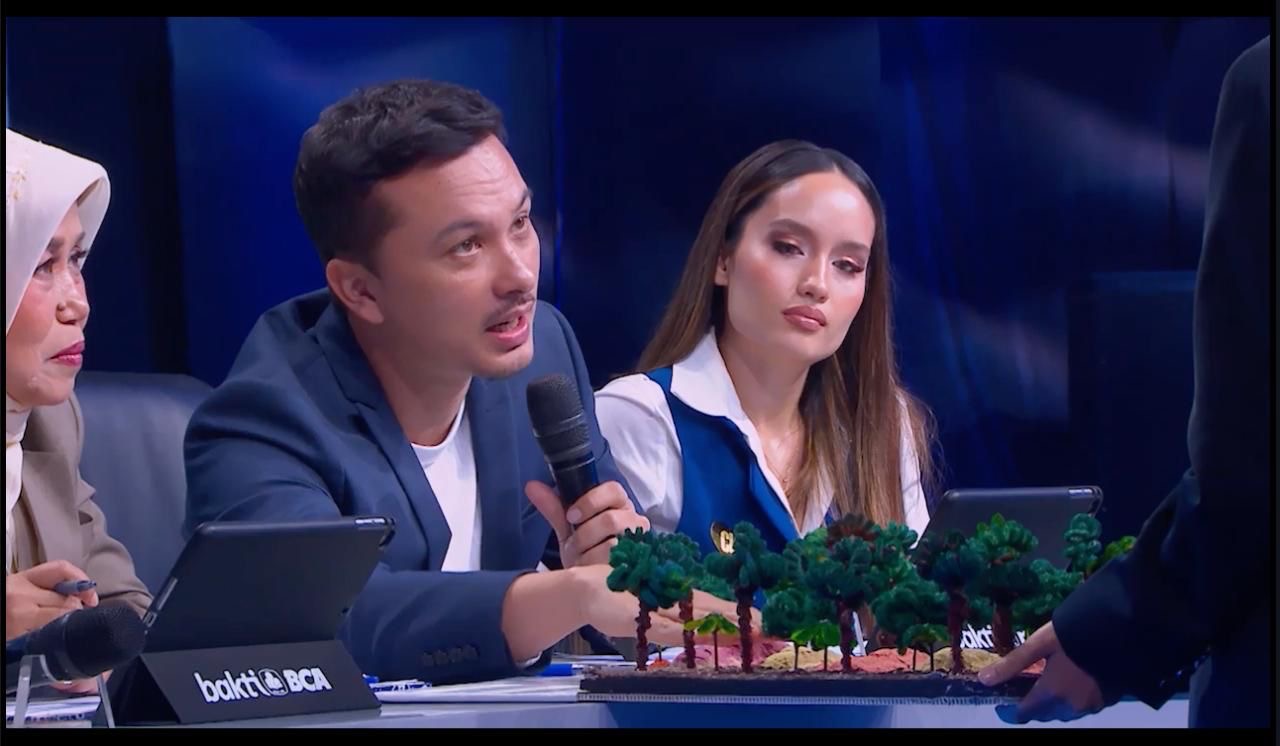 8 Students Pitch Community Service Ideas Before Nicholas Saputra and Cinta Laura