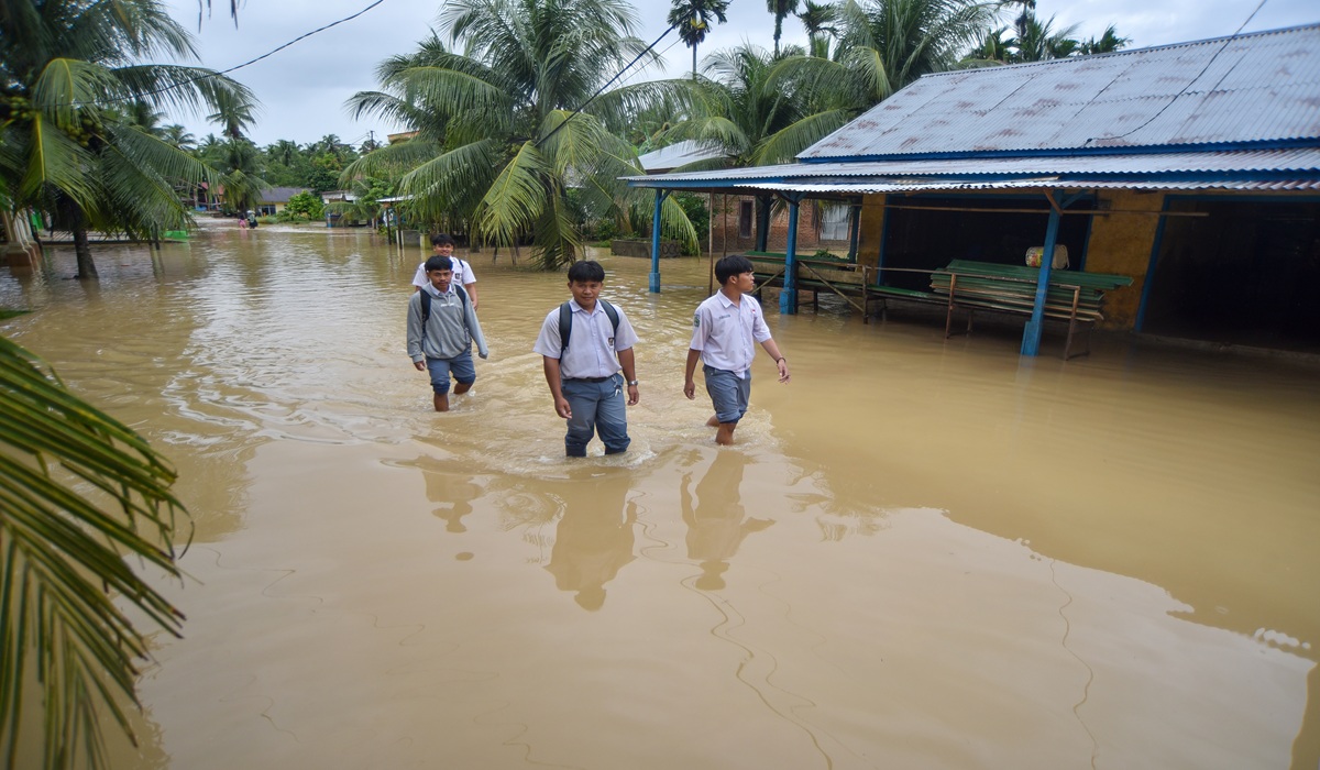 Extreme Weather: Padang Residents Urged to Be Vigilant Against Hydrometeorological Disasters