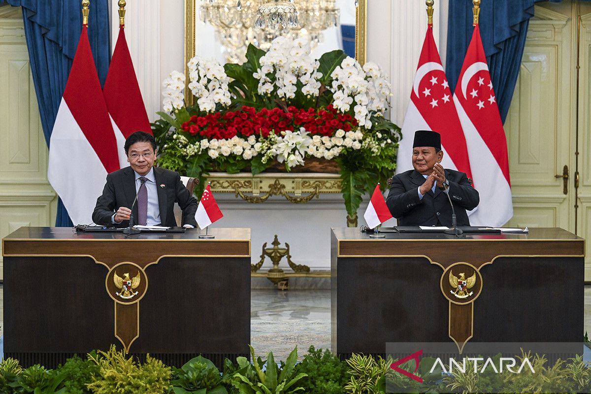 Singapore PM commits to strengthening cooperation with Indonesia in three areas