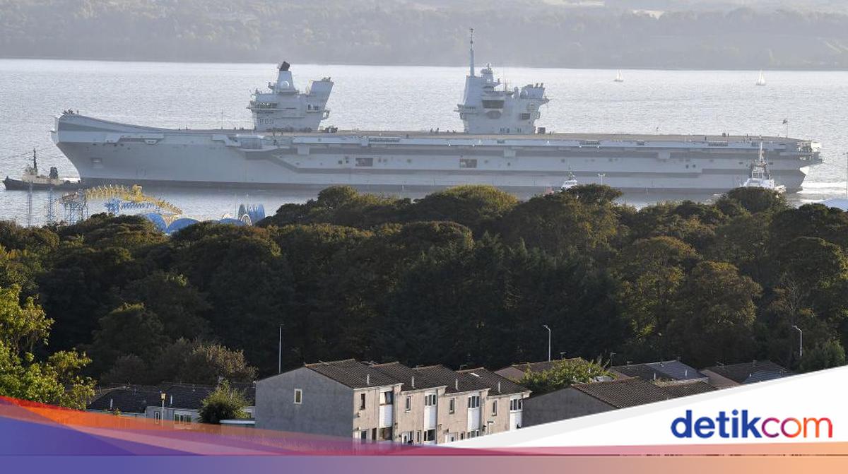 Tense Standoff: Russian Aircraft Approaches British Carrier, F-35 Jets Scrambled
