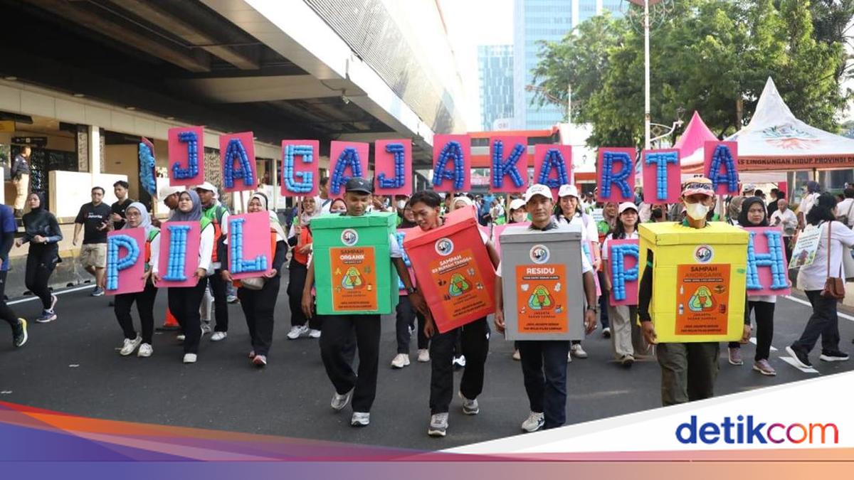 Jakarta Residents Turn Household Waste into Compost and Valuable Products