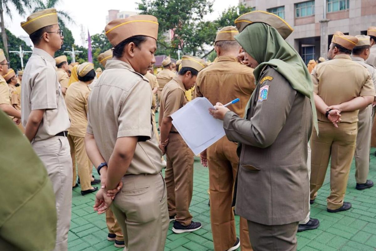 South Jakarta Inspectorate Conducts Spot Check on Civil Servant Uniforms and Attendance