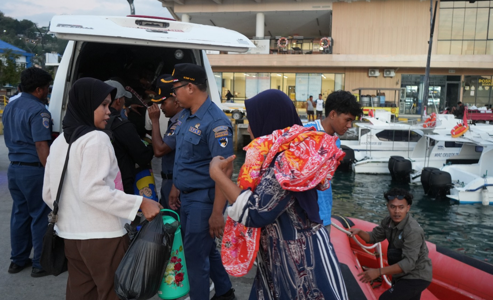 Two Lives Racing Against Time in the Komodo Strait
