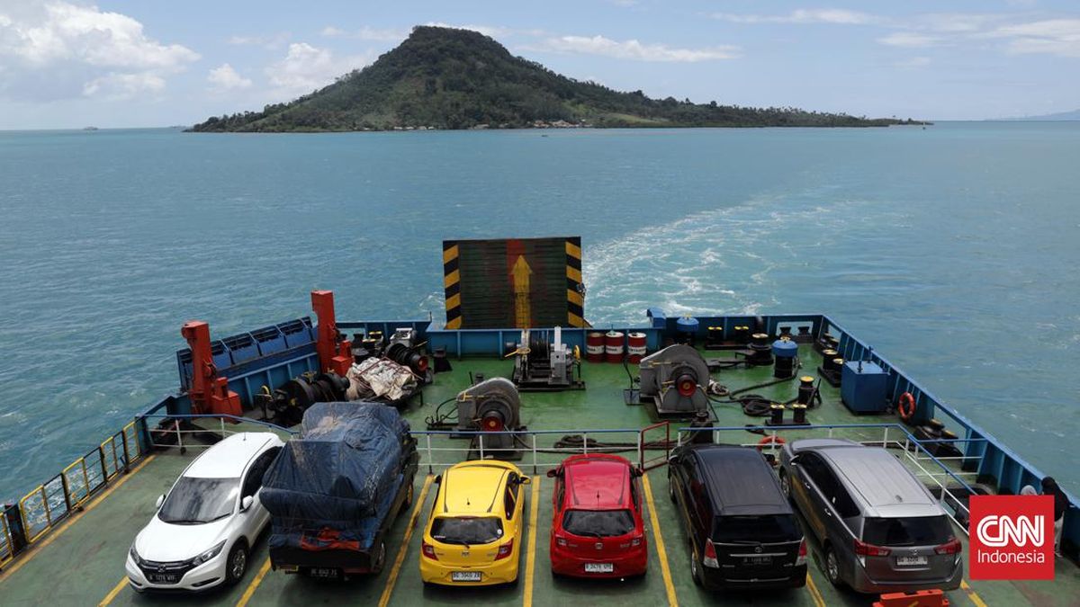 Bakauheni-Merak Ferry Services Operating Normally Amid Anak Krakatau Alert Status