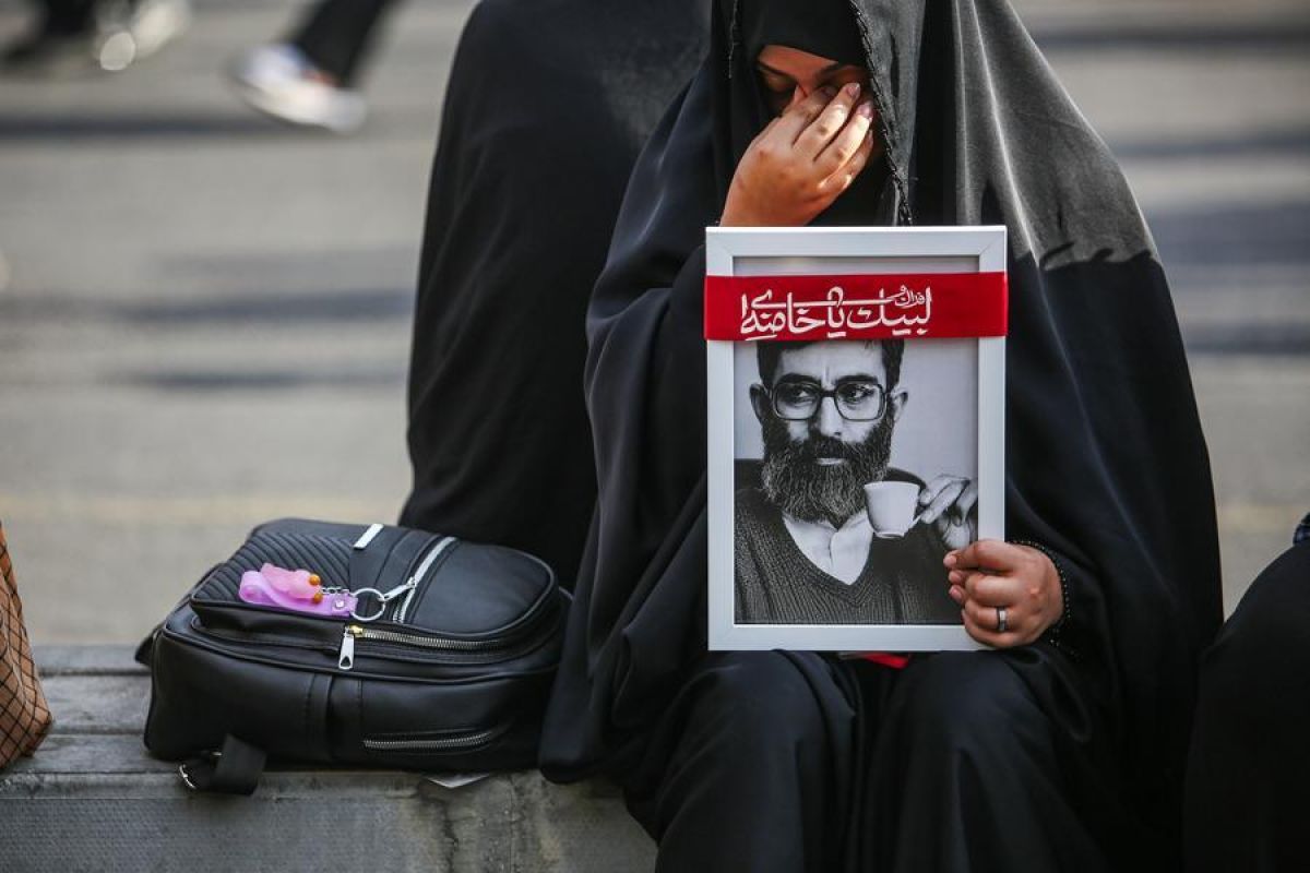 Massive crowds attend funeral procession of Ali Khamenei in Tehran