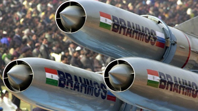 Indonesia Reportedly Ready to Purchase BrahMos and Astra Missiles from India