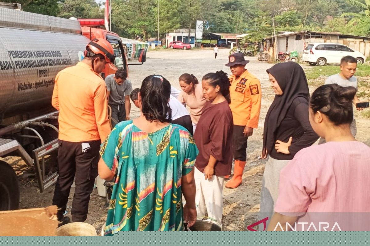 Bogor BPBD Distributes 10,000 Litres of Water to Drought-Affected Residents
