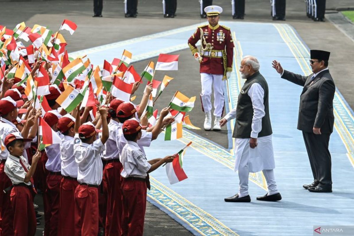 Prabowo awards Indonesia's highest state honor to Indian PM Modi