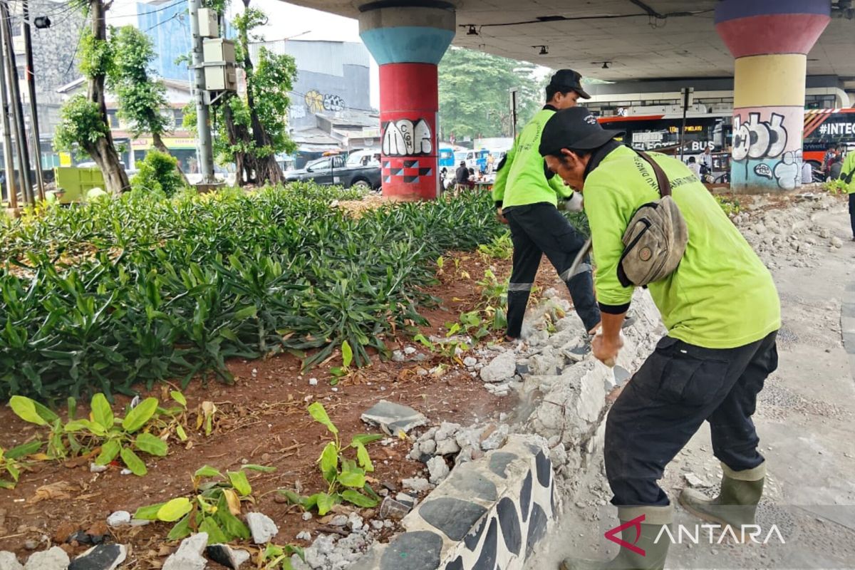 Iron Fence Stolen, East Jakarta Parks Agency Repairs Kampung Melayu Park