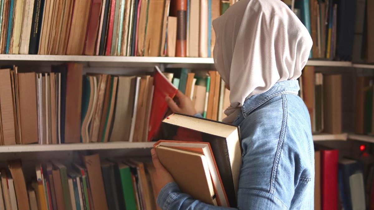 Pramono Revives Nyi Ageng Serang Library, Dormant Since 2020