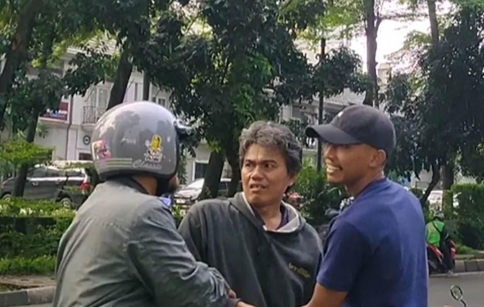 Pramono Anung Orders Crackdown on Illegal Traffic Controllers on Jakarta's Main Roads