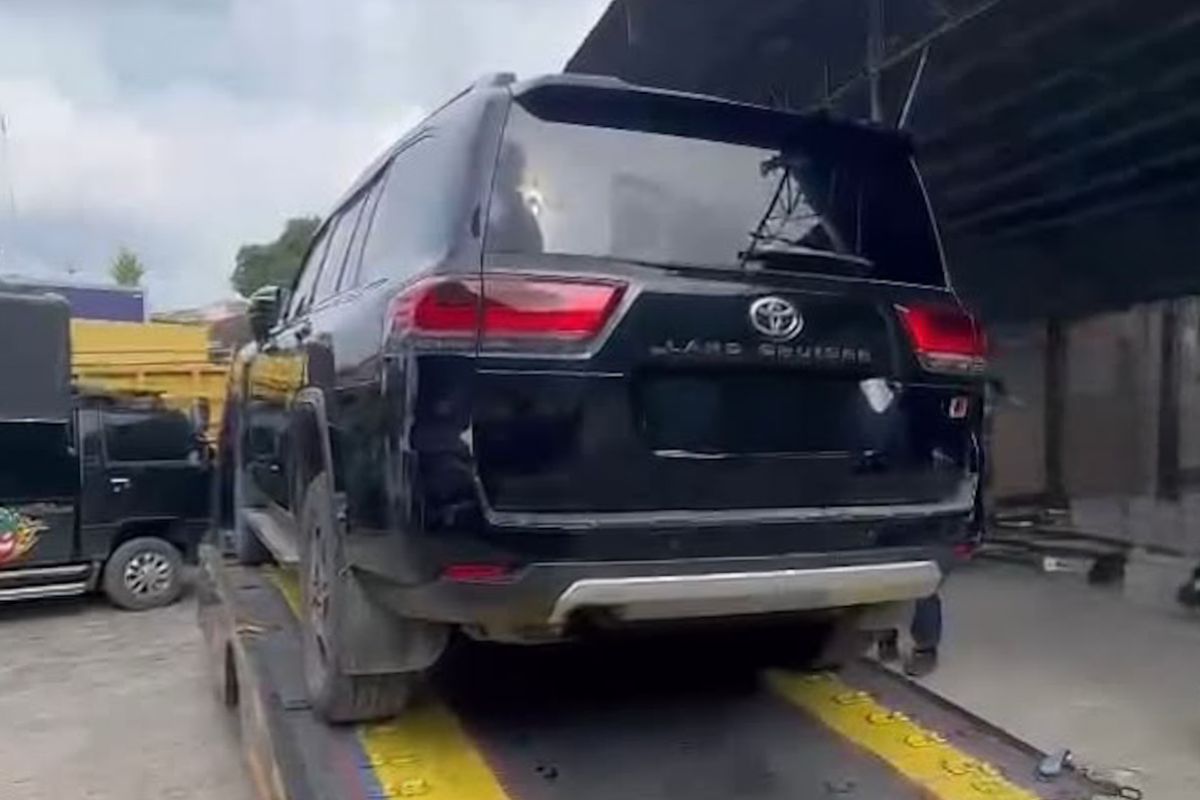 KPK Seizes Rp2.05 Billion Land Cruiser in Pematangsiantar Linked to Kuansing Case