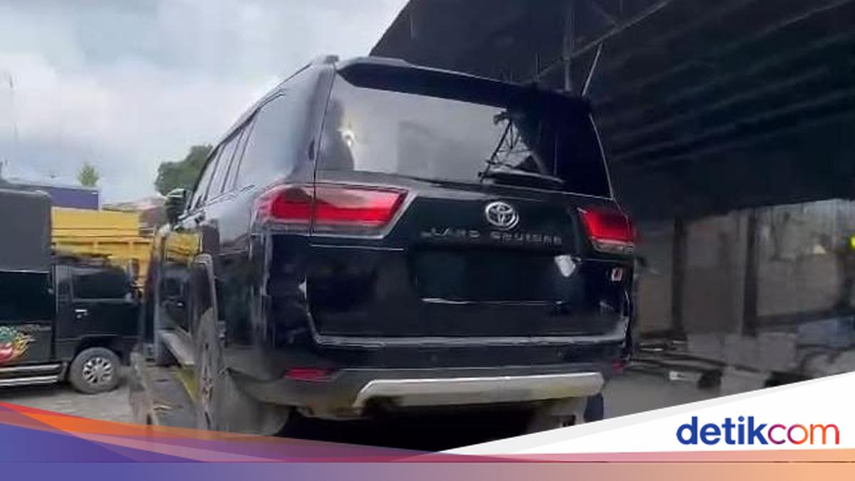 KPK Finds Land Cruiser Bribe Hidden by Kuansing Regent in Siantar