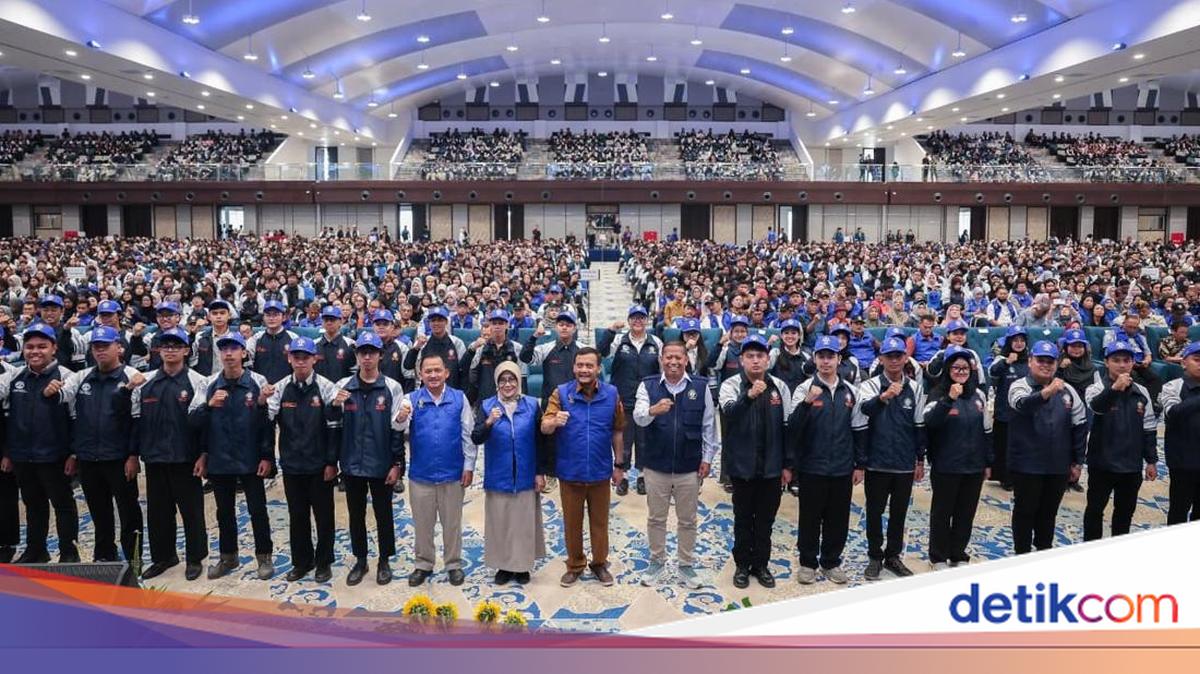 Ahmad Luthfi Enlists KKN Students to Strengthen ‘Empowered Subdistricts’ Programme
