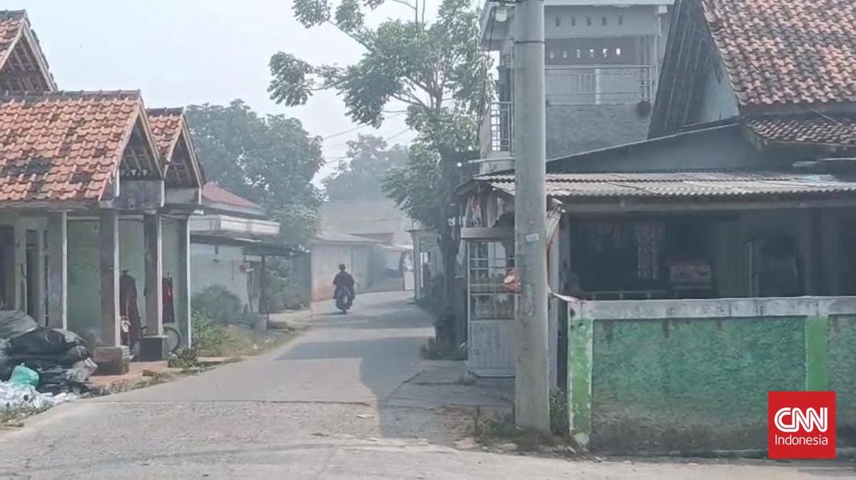 Residents Near Jatiwaringin Landfill Demand Relocation After Days-Long Fire