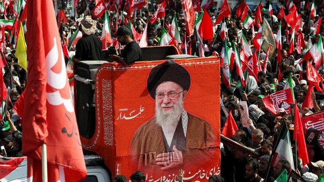 Iran's Late Supreme Leader Khamenei Once Cited Sukarno's Bandung Speech to Advocate Unity