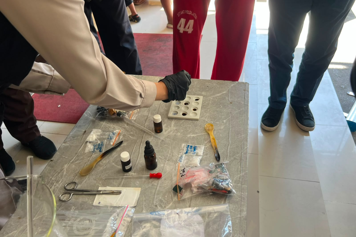 Central Java Police Destroy Methamphetamine Evidence from Narcotics Case