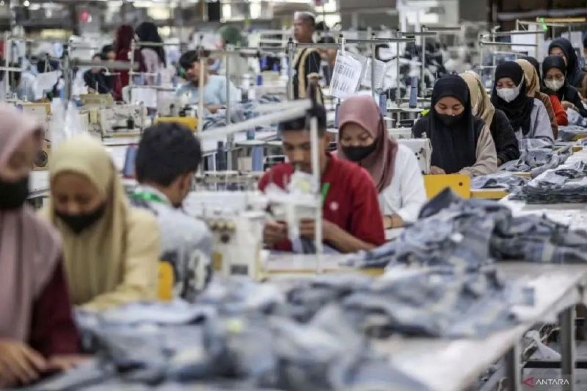 Economist: Key to Achieving Income Target Lies in Fixing Economic Structure